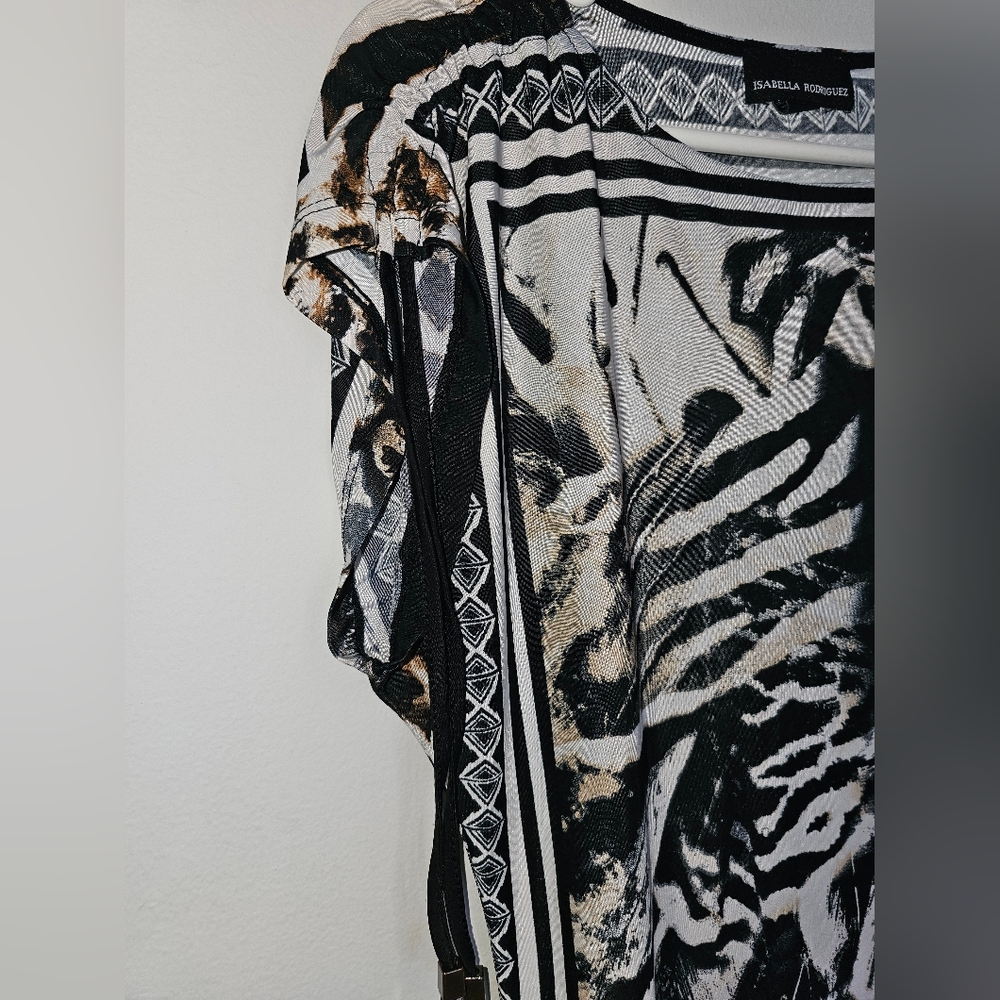 Isabella Rodriguez Women's Black And White Tribal & Animal Print Blouse Sz M